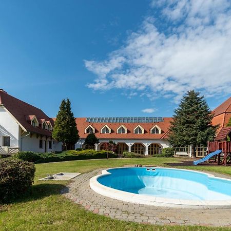Global Apartmanhaz Вонярцвашгедь Екстер'єр фото