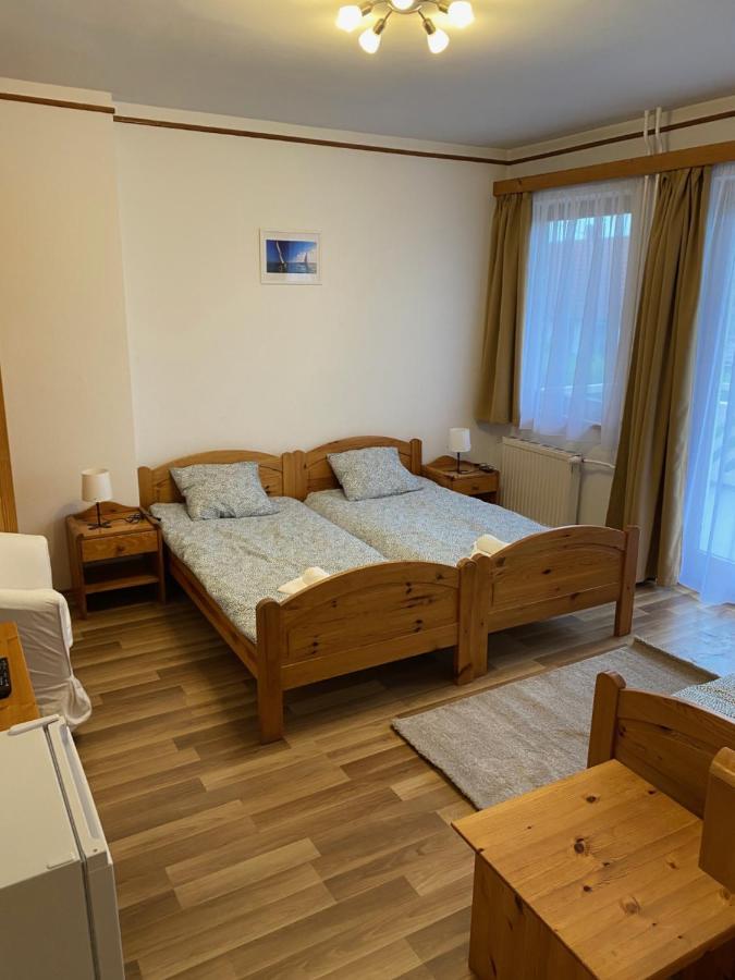 Global Apartmanhaz Вонярцвашгедь Екстер'єр фото