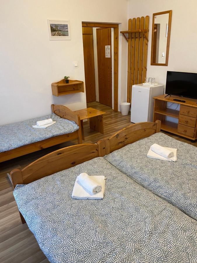 Global Apartmanhaz Вонярцвашгедь Екстер'єр фото