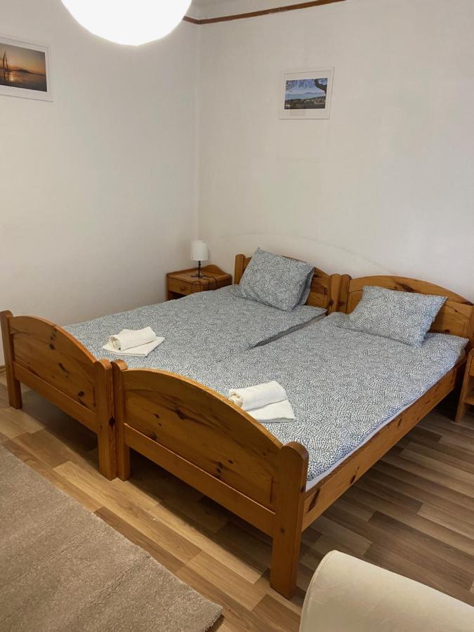 Global Apartmanhaz Вонярцвашгедь Екстер'єр фото